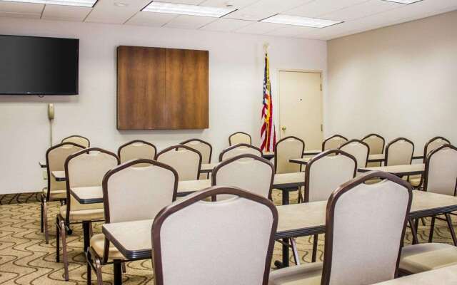 Comfort Inn & Suites Dayville - Killingly Industrial Park