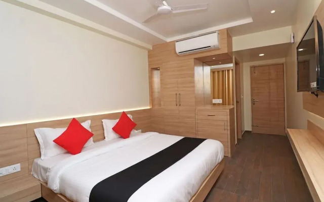 Capital O 30624 Hotel Triton