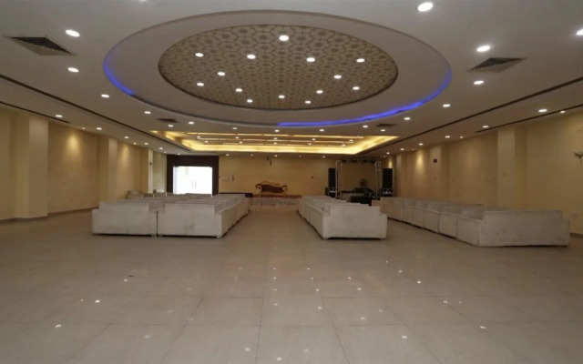 Hotel Maanya Palace by OYO Rooms