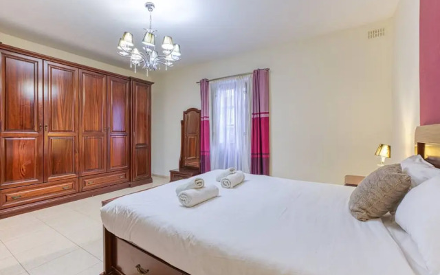 St James the Traditional 4-bed Townhouse Terrace