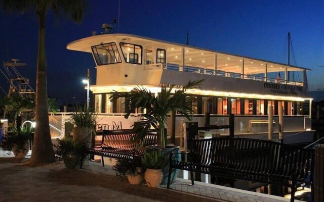 The Suites at Fishermen's Village