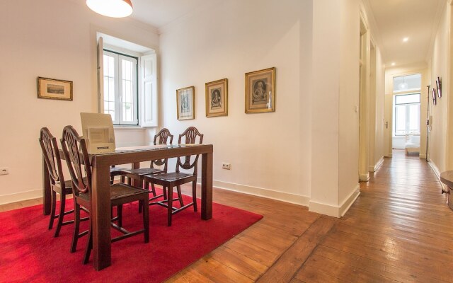 Spacious Tailor Made Bairro Alto