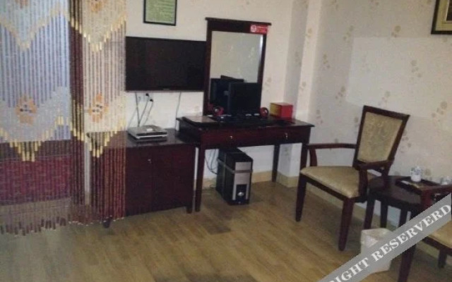 Yilongxin Business Hotel