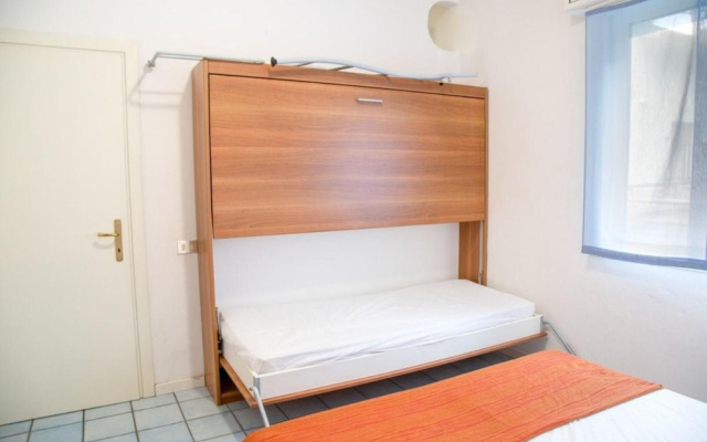 Comfy Accommodation With Balcony