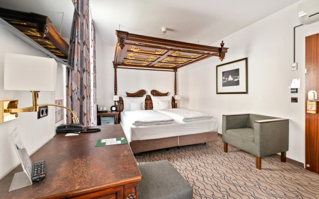 King's Hotel Center