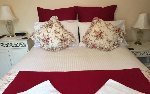 Curtis Falls Apartment