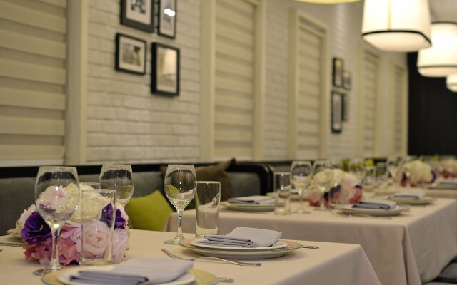 Lees Hotel