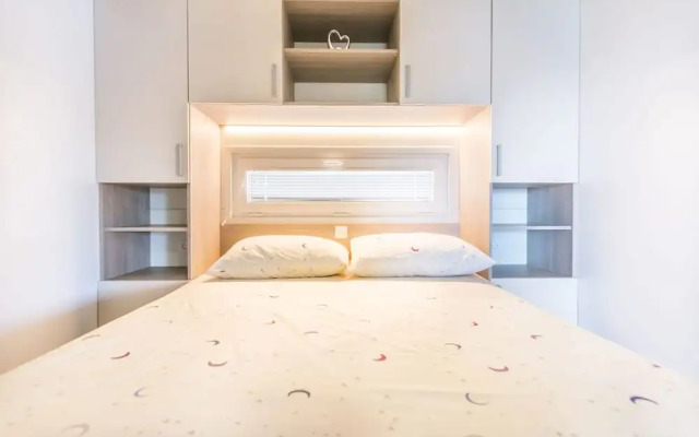 Mobile Home Rock Rose 2