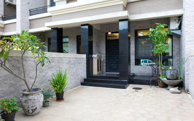 Iris Guest House