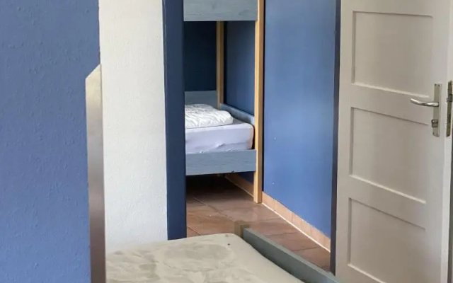 Blue Doors Hostel KTV
