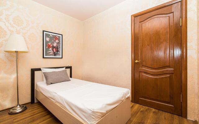 HomeHotel (HomeHotel) on Akimova street 22B
