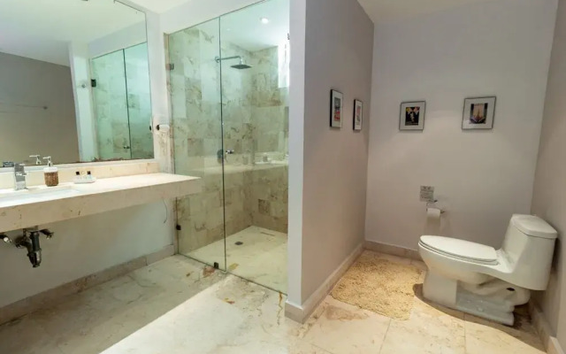 Elements 118 2 Bedroom Condo by Redawning