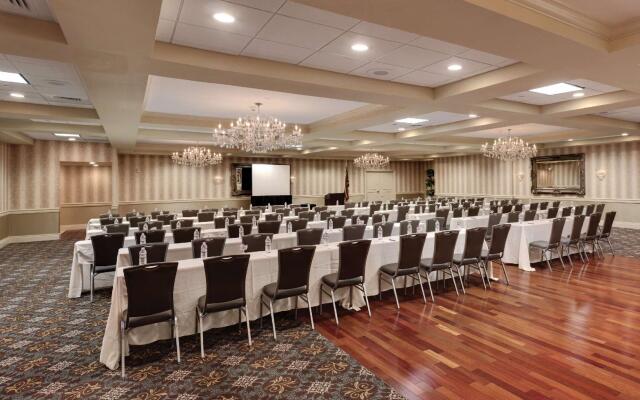 DoubleTree by Hilton Tinton Falls - Eatontown