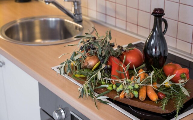 Stunning Home in Musalez With Wifi and 1 Bedrooms