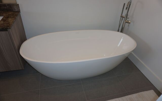 New 3br/4ba Stunning  In Canyons Village 3 Bedroom Condo by RedAwning