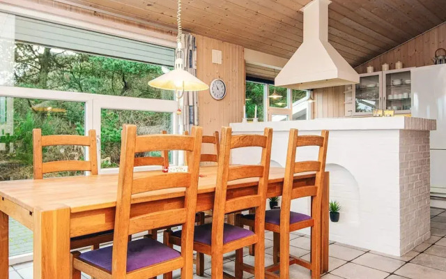Secluded Holiday Home in Henne near Beach