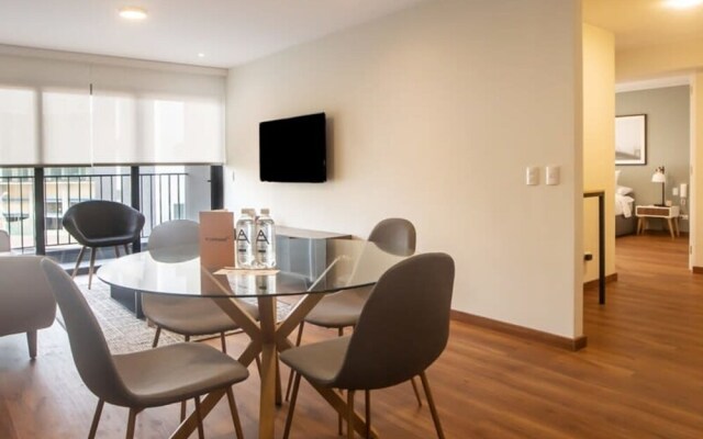 w Perfect 2BR With Balcony in Miraflores