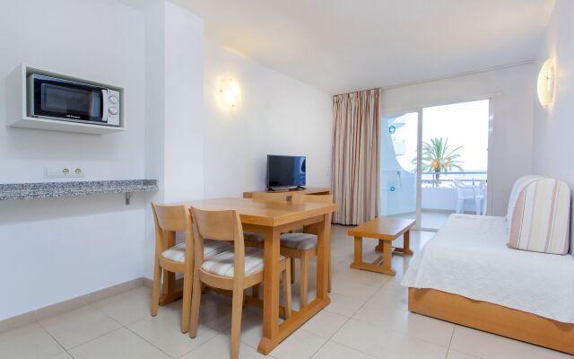 Apartamentos Mar y Playa