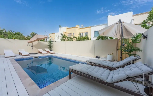 Luxurious Spacious 3-bedroom Villa With Private Pool at Springs 10