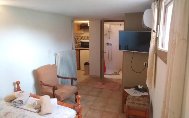 Γκαρσονιέρα επιπλωμένη Studio