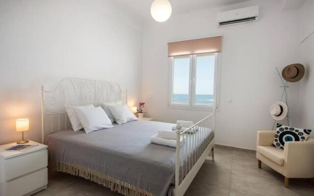 Amazing Seafront Suite