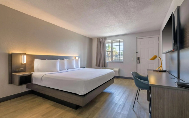 Motel 6 Ocala, FL - Conference Center