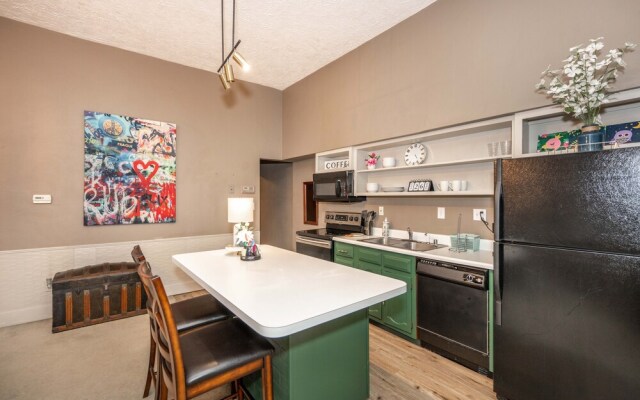 Historic Gem Russell Suite 2