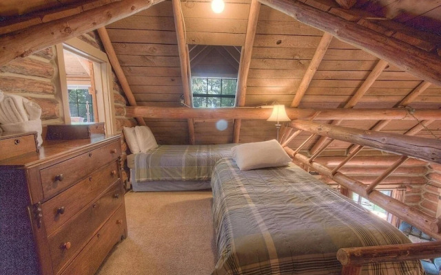 Zephyr Cabin 3 Bedroom Home by RedAwning