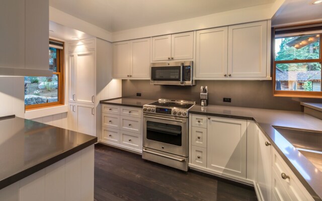 Cedar Crest Cottages