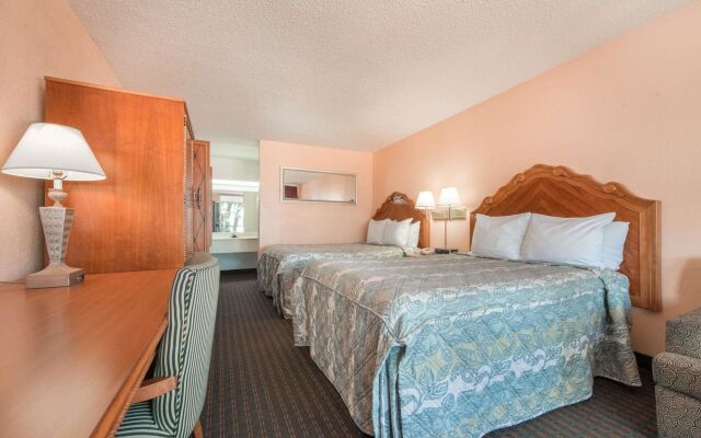 Castle Inn & Suites by OYO Lawton