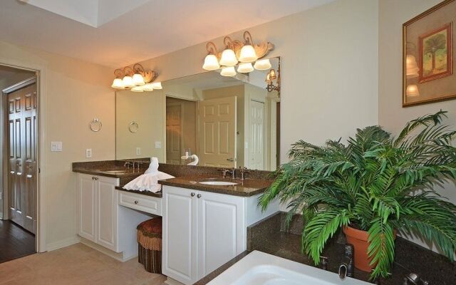 The Gem - 3 Br condo by RedAwning