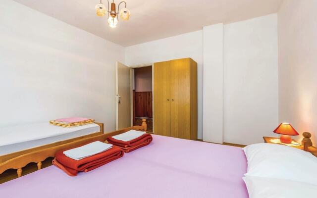 Nice Apartment in Lopci With 2 Bedrooms