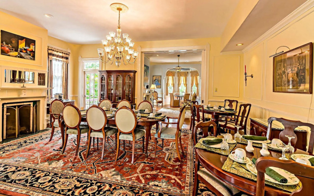 Amethyst Garden Inn