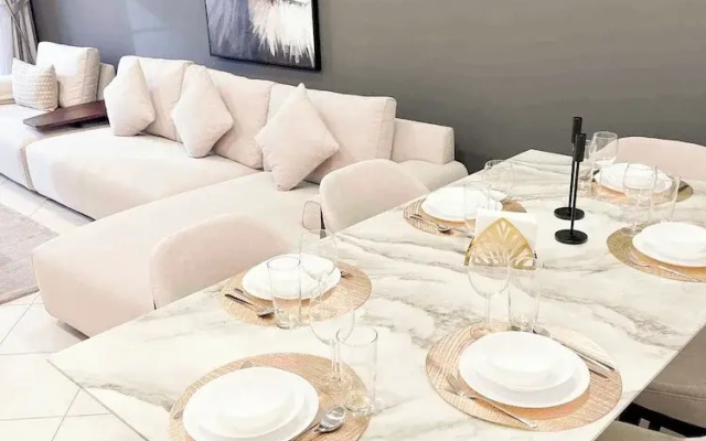 2BR Luxury Apartment Sea View
