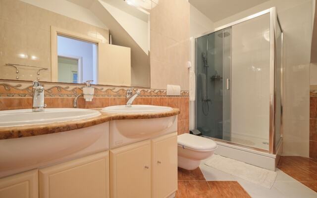 Holiday Seaview Apartment by Litto