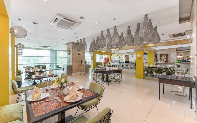 Crown Regency Hotel and Towers