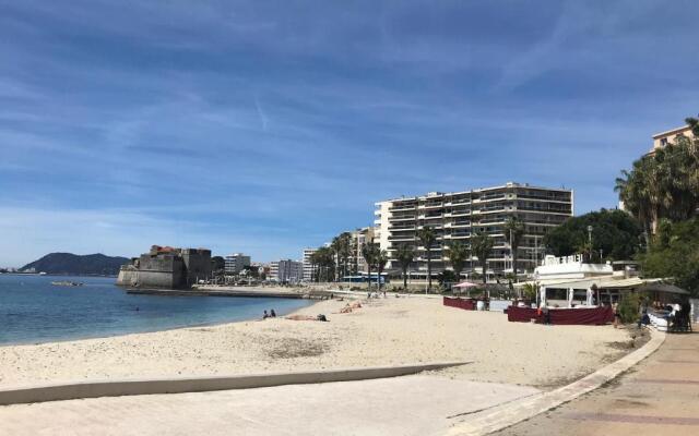 Grand T2 43m2 plages du Mourillon