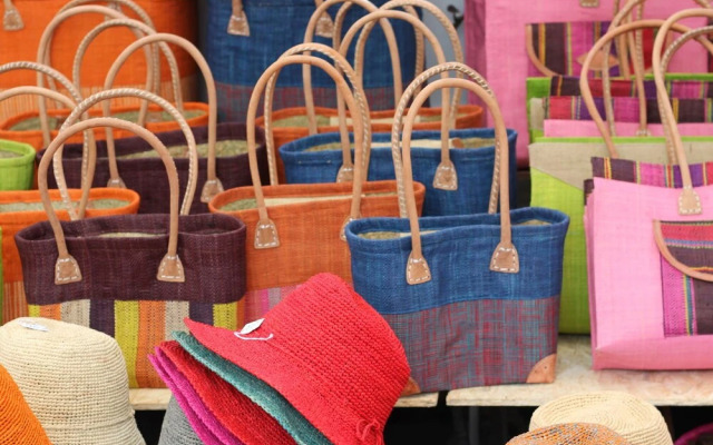 Spacious Villa at Saint-raphael With Jacuzzi