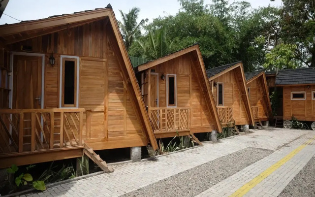 Urbanview Villa Kolopaking Kebumen by RedDoorz