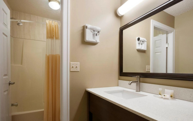 Days Inn by Wyndham Vernon