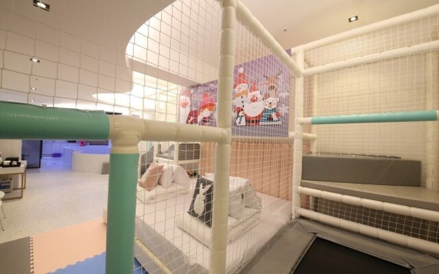 Almond Kids Hotel