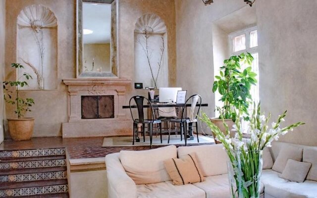 Carlotta hotel Boutique