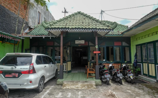 RedDoorz near Plengkung Gading