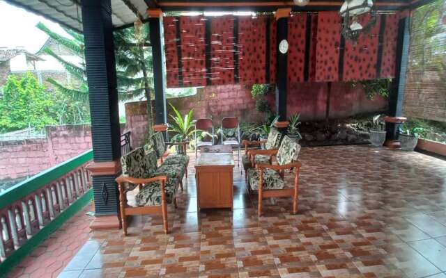 OYO 93396 Pondok Wisata Sri MulyoNearSultan Agung Stadium Bantul