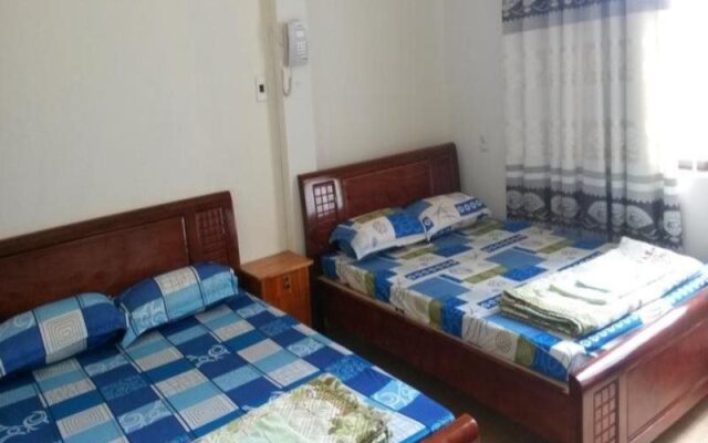 Duc Phu Tam Hostel