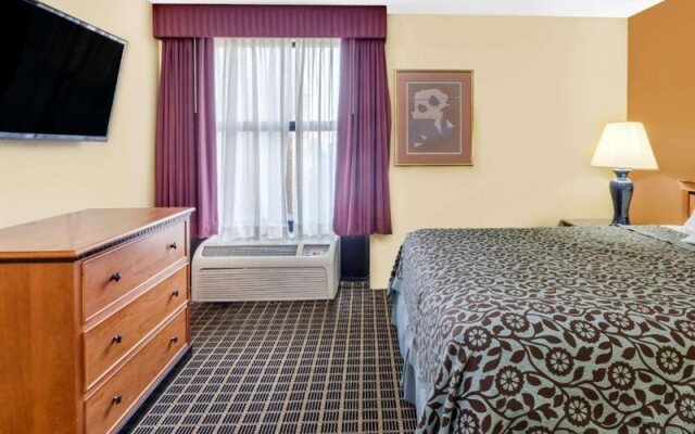 Days Inn & Suites By Wyndham Kalamazoo