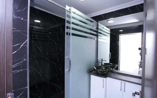Overlooking Registan Square Luxury 2 Bedrooms Apartment