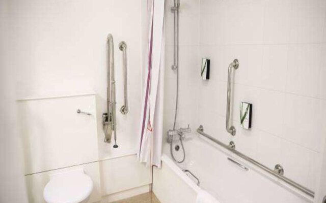 Premier Inn Coventry South (A45) Hotel