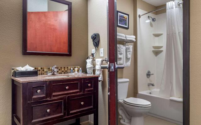 Comfort Suites Waco North - Near University Area