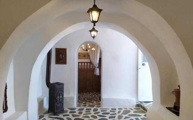 «Astrofeggia» A private stone house Nature-Seaview